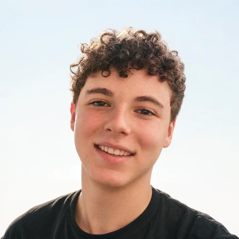 Luis Johnson, founder of Lunere Digital